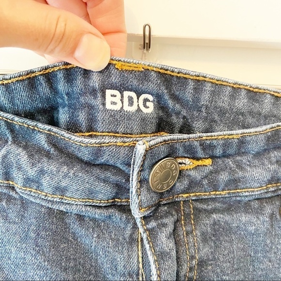 BDG Urban Outfitters Mid Rise Alexia Shortie Shorts Size 29 - Picture 4 of 10